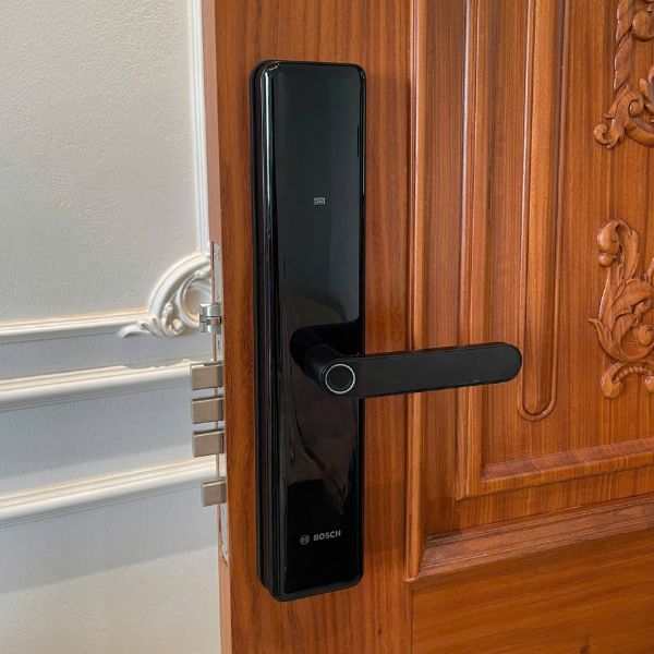 Khóa điện tử Bosch ID40 hình lắp đặt
