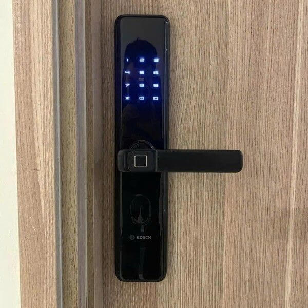 Khóa cửa điện tử Bosch ID30 EU