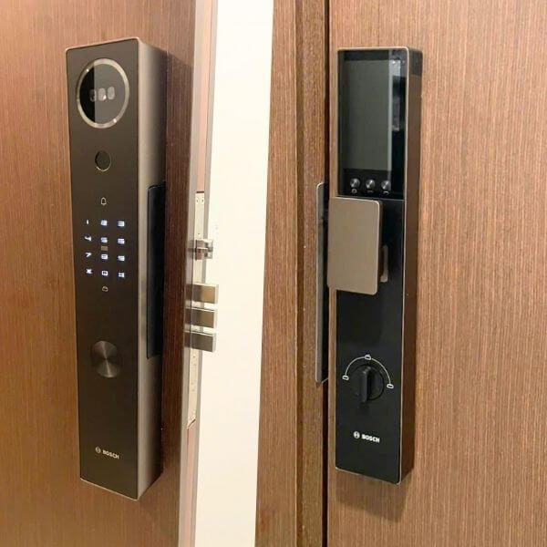 Khóa cửa vân tay điện tử Bosch FU30 Plus