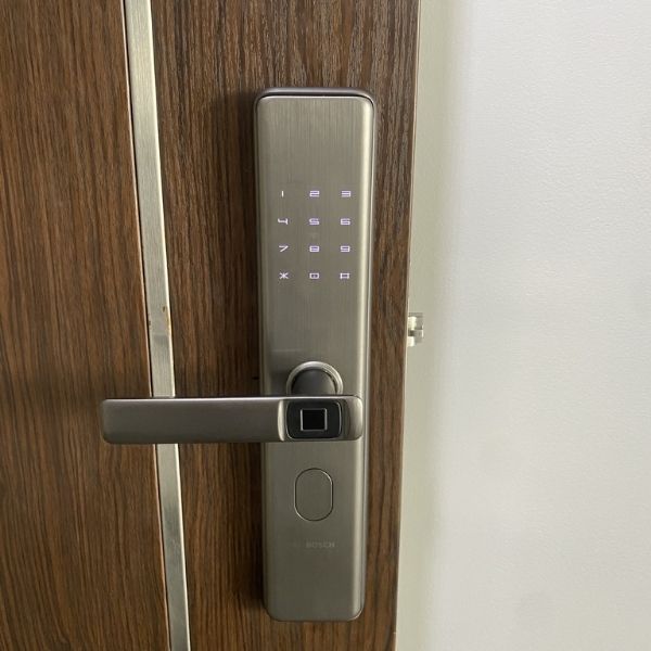 Lắp khóa Bosch ID30 cho chung cư